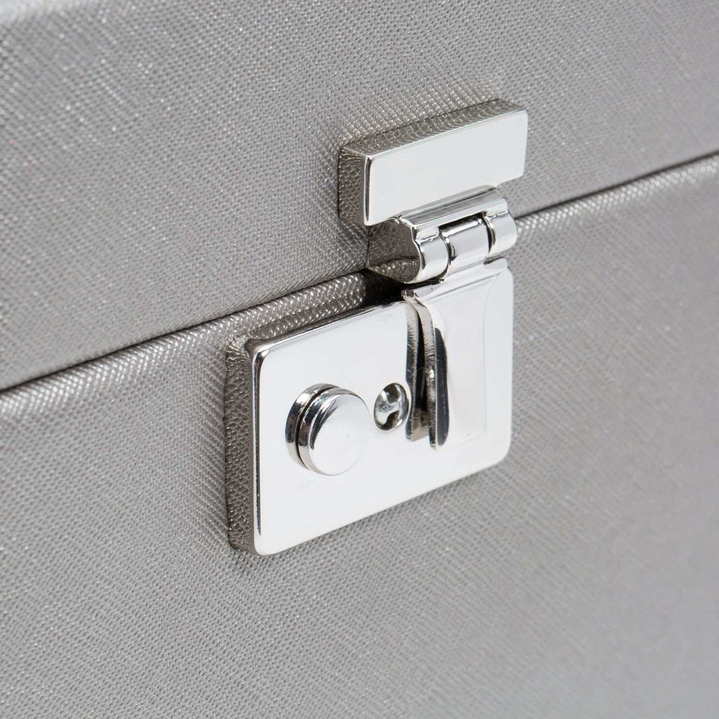 Jewellery BoxWolf Heritage Jewelry Armoire Pewter Saffiano 280834Introducing the 280834 Wolf Heritage Jewelry Armoire in sophisticated Pewter Saffiano – a stunning blend of unique style and functional design. Elevate your jewelry