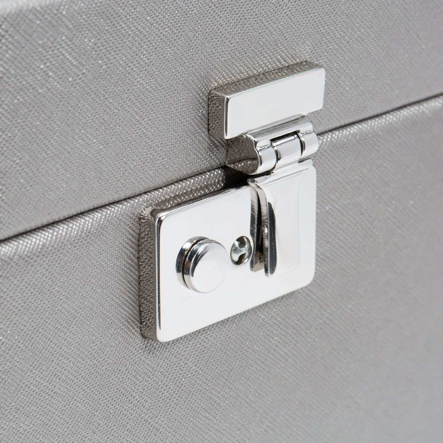 Jewellery BoxWolf Heritage Jewelry Armoire Pewter Saffiano 280834Introducing the 280834 Wolf Heritage Jewelry Armoire in sophisticated Pewter Saffiano – a stunning blend of unique style and functional design. Elevate your jewelry