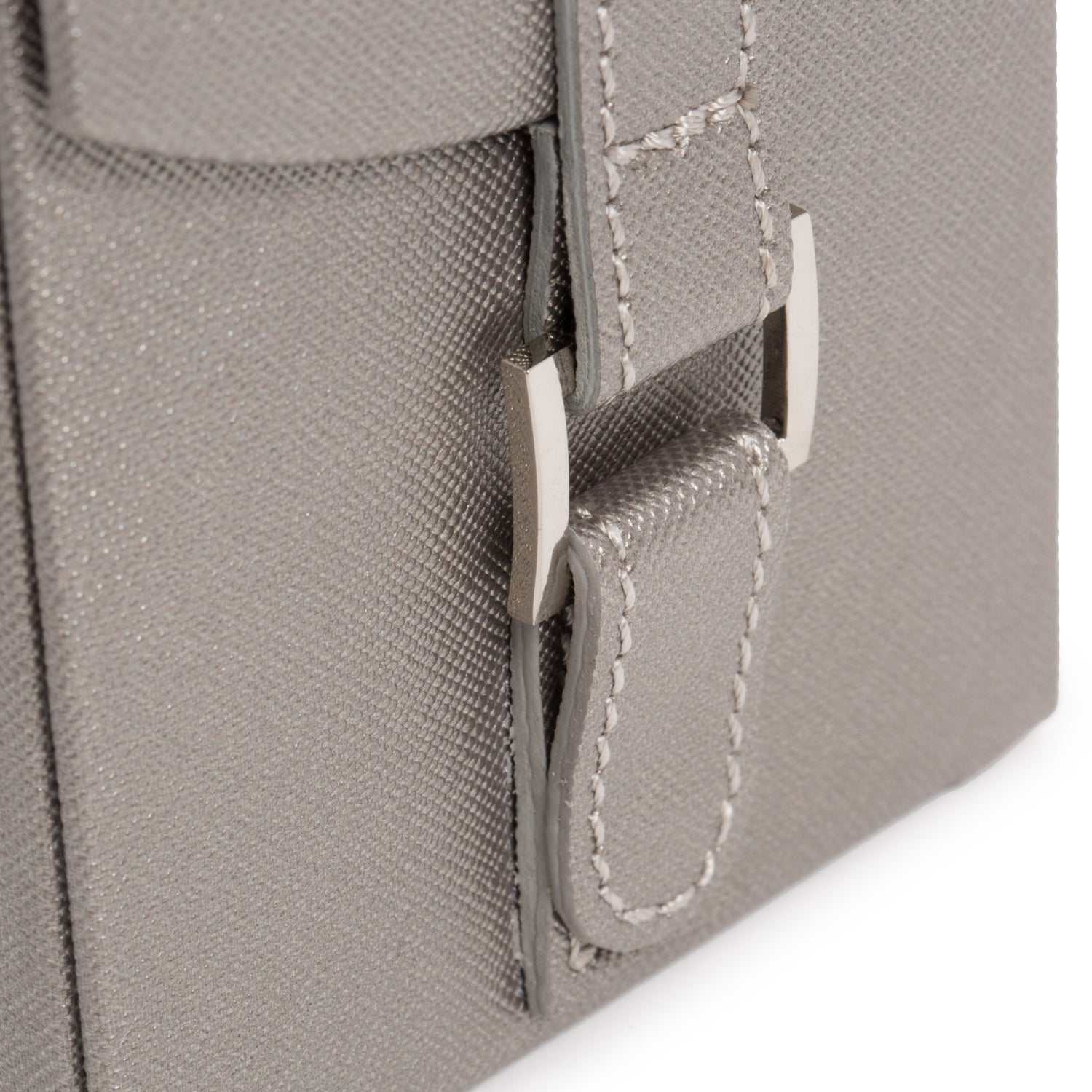 Jewellery BoxWolf Heritage Fold-Out Travel Pewter Saffiano Jewellery Box 281234Introducing the Wolf Heritage Fold-Out Travel Pewter Saffiano Jewellery Box – where classic design meets vibrant elegance in a chic pewter finish. Elevate your jewel