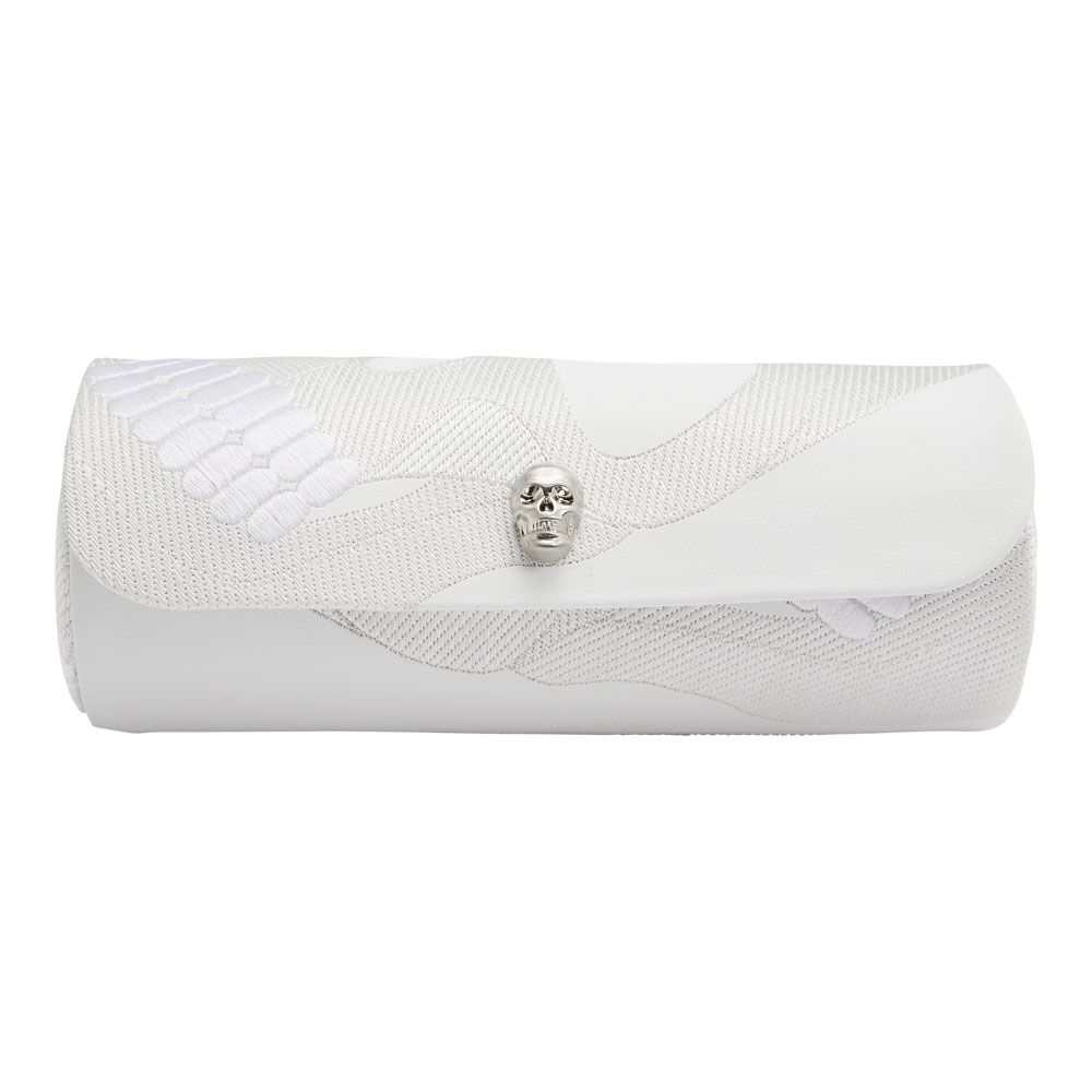 Watch RollWolf Memento Mori Triple Watch Roll White 493401The Wolf Memento Mori Triple Watch Roll White 493401 is a stylish and practical accessory for travelers who want to protect their timepieces and smaller valuables in