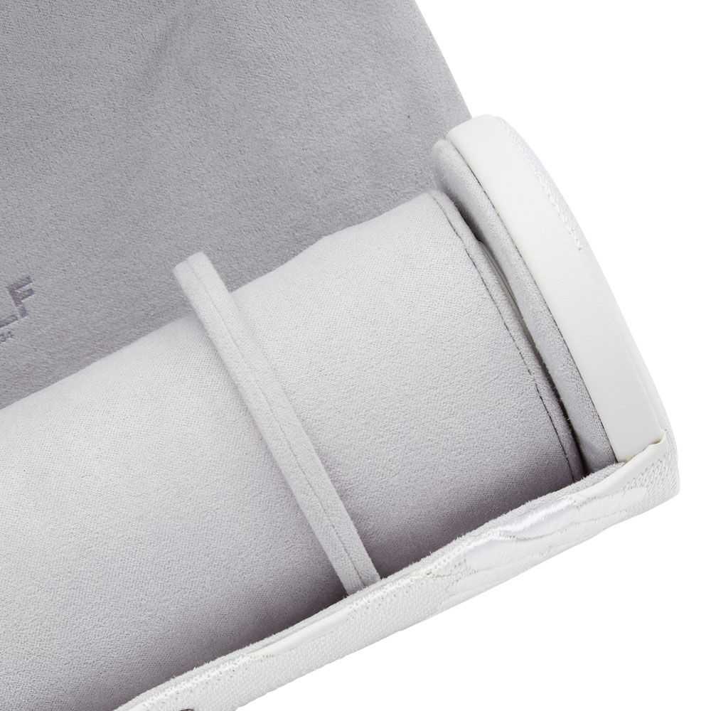 Watch RollWolf Memento Mori Triple Watch Roll White 493401The Wolf Memento Mori Triple Watch Roll White 493401 is a stylish and practical accessory for travelers who want to protect their timepieces and smaller valuables in