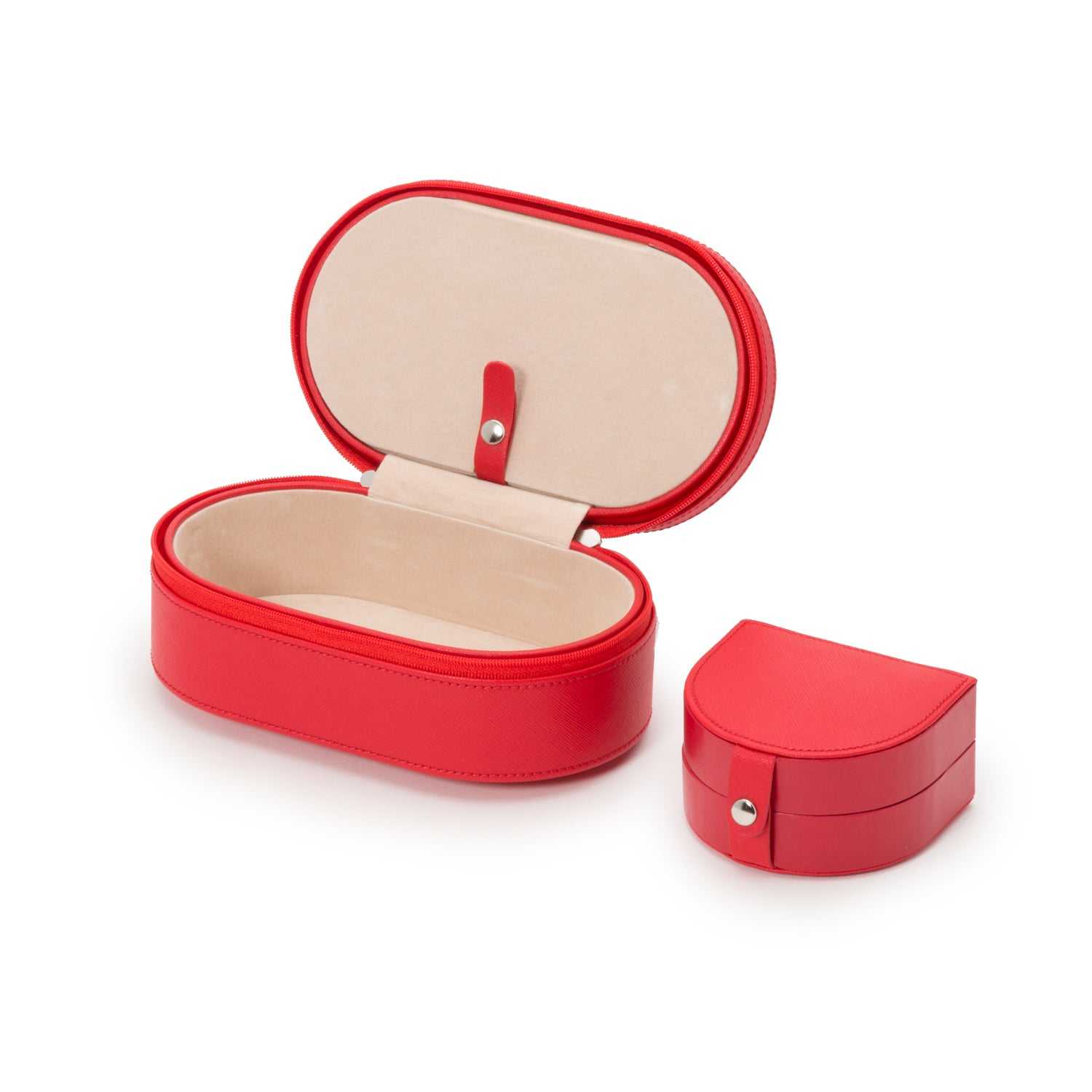 Jewellery BoxWolf Heritage Oval Zip Case Jewellery Box Red Saffiano 280614Introducing the Wolf Heritage Oval Zip Case Jewellery Box in Red Saffiano (Model 280614) – a fusion of classic style and functional ingenuity. Elevate your jewelry s