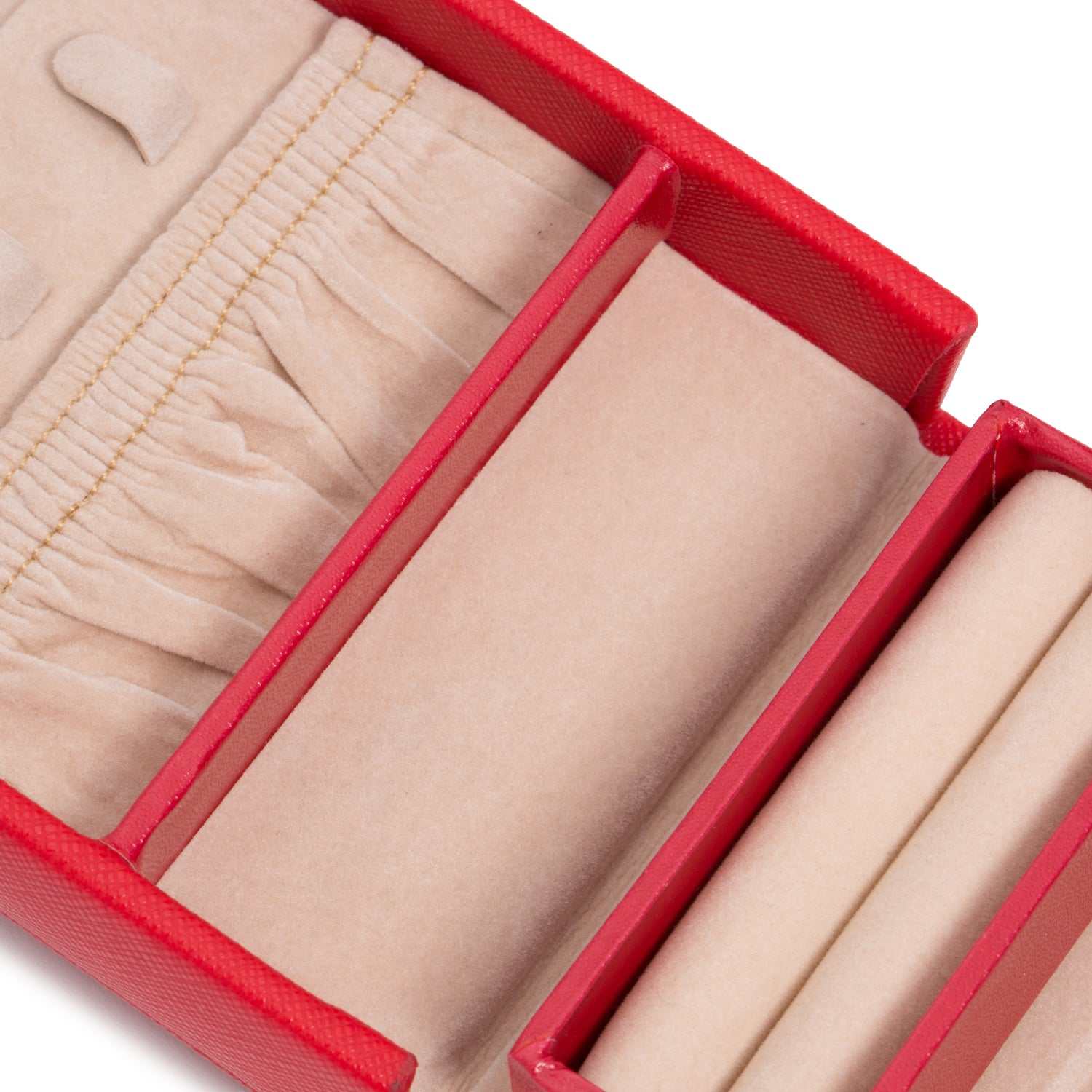 Jewellery BoxWolf Heritage Fold-Out Travel Red Saffiano Jewellery Box 281214Introducing the Wolf Heritage Fold-Out Travel Red Saffiano Jewellery Box (Model: 281214) – a harmonious blend of classic design and vibrant elegance. Elevate your je