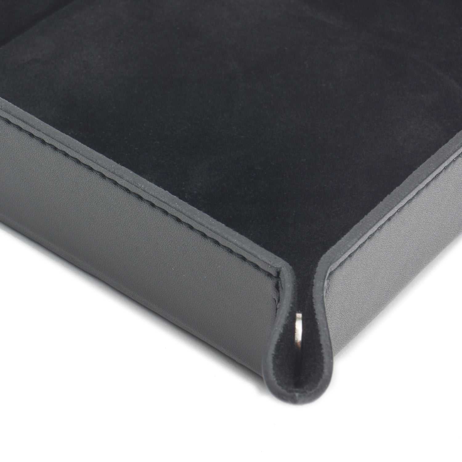 Coin TrayWolf Heritage Coin Tray Black 290002Introducing the Heritage Men's Coin Tray (Model: 290002) – a perfect blend of functionality and classic design for your everyday needs. This meticulously crafted pie
